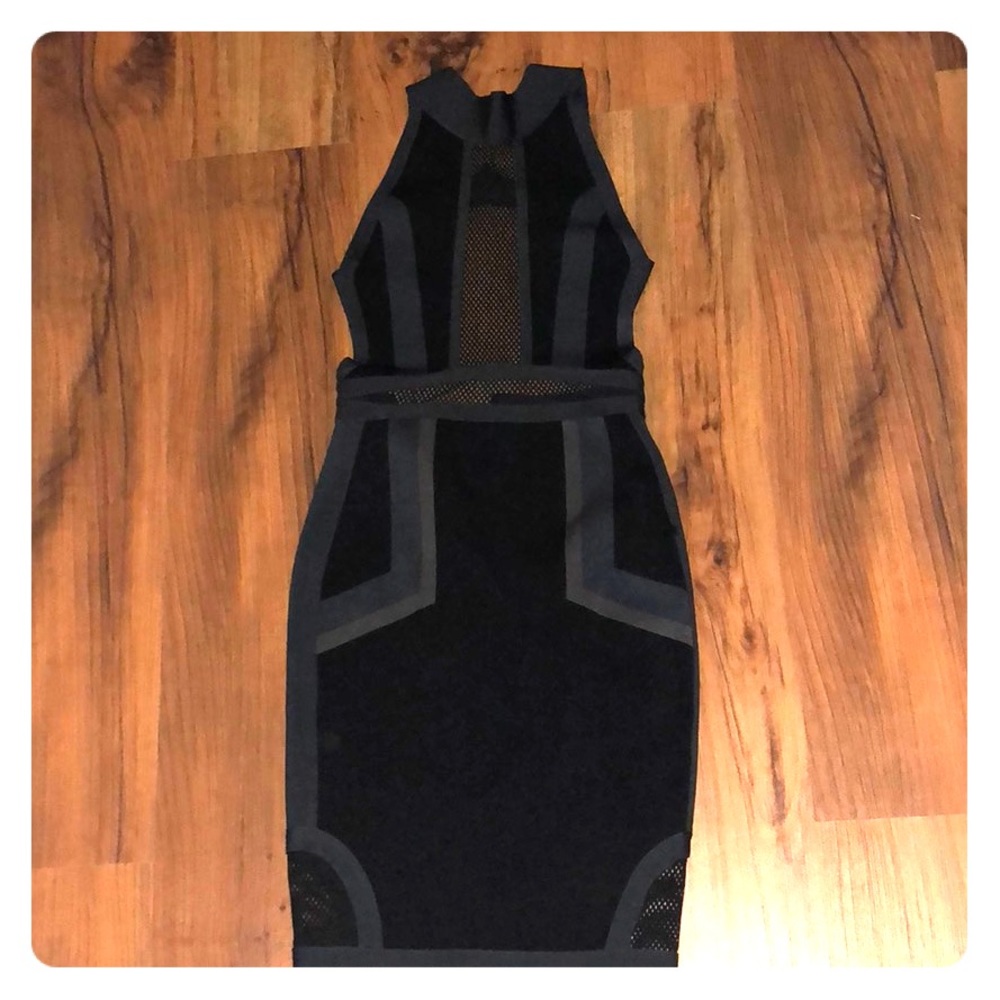 Black bodycon dress